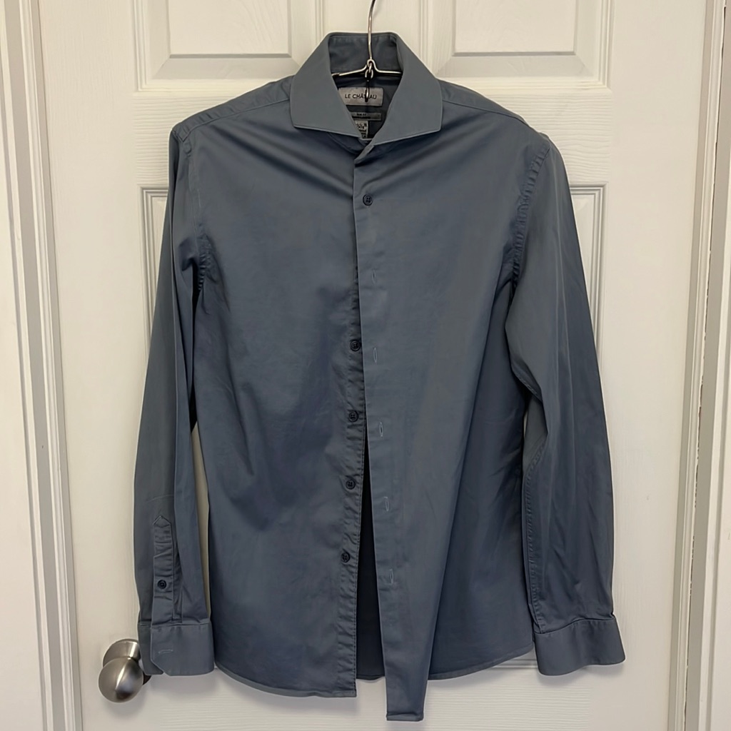 Le Chateau Button Down